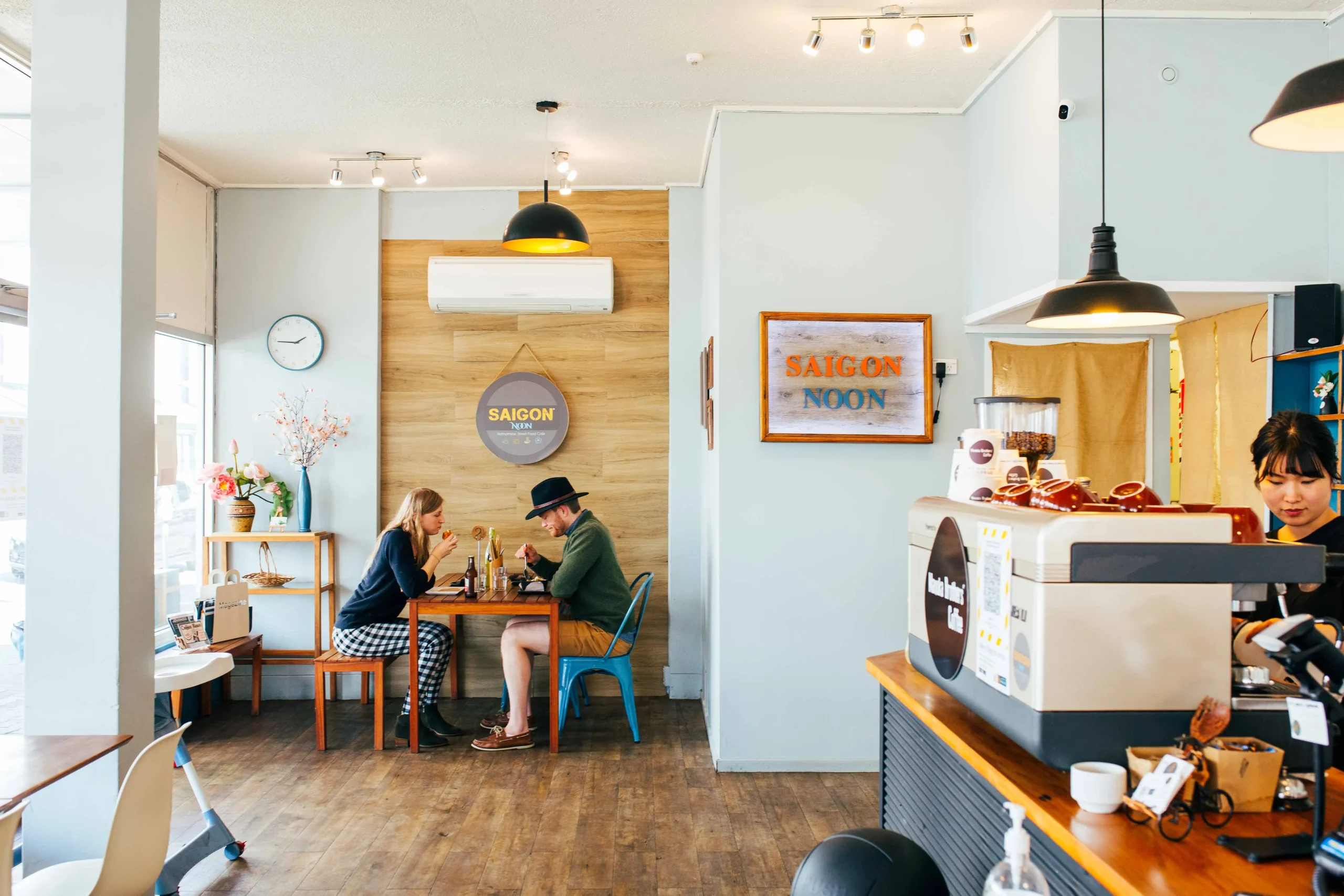 cafe-interior-design-saigon-kimbanjang-interior (1)